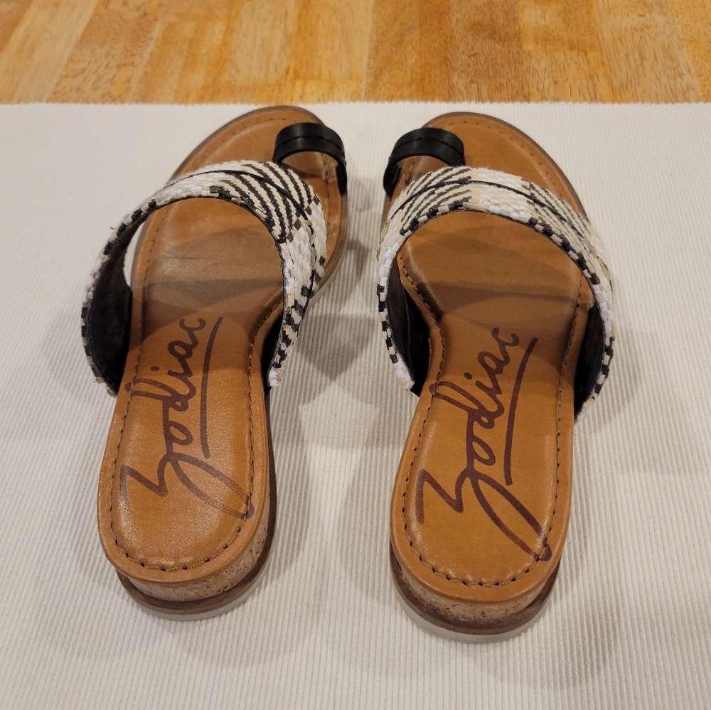 🟫EUC~ ZODIAC TOE LOOP SANDAL - Picture 3 of 5